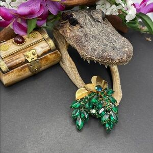 Juliana leaf brooch vintage verified